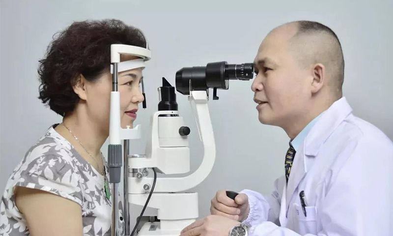 選購老花鏡為什么要先行驗(yàn)光？