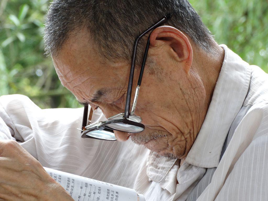 經(jīng)常聽說近視老花會(huì)抵消，真相其實(shí)是……